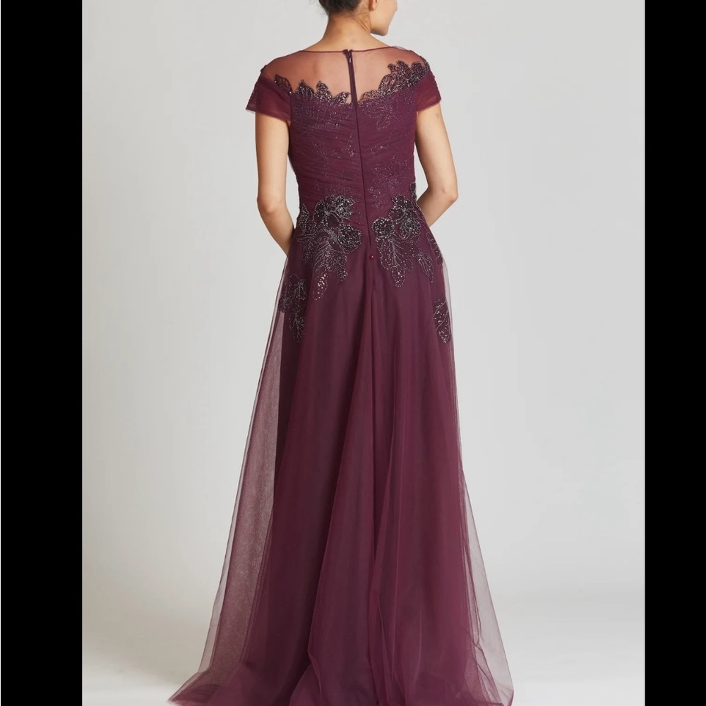 TERI JON BEADED APPLIQUÉ GOWN: NEW WITH TAG - Picture 5 of 10